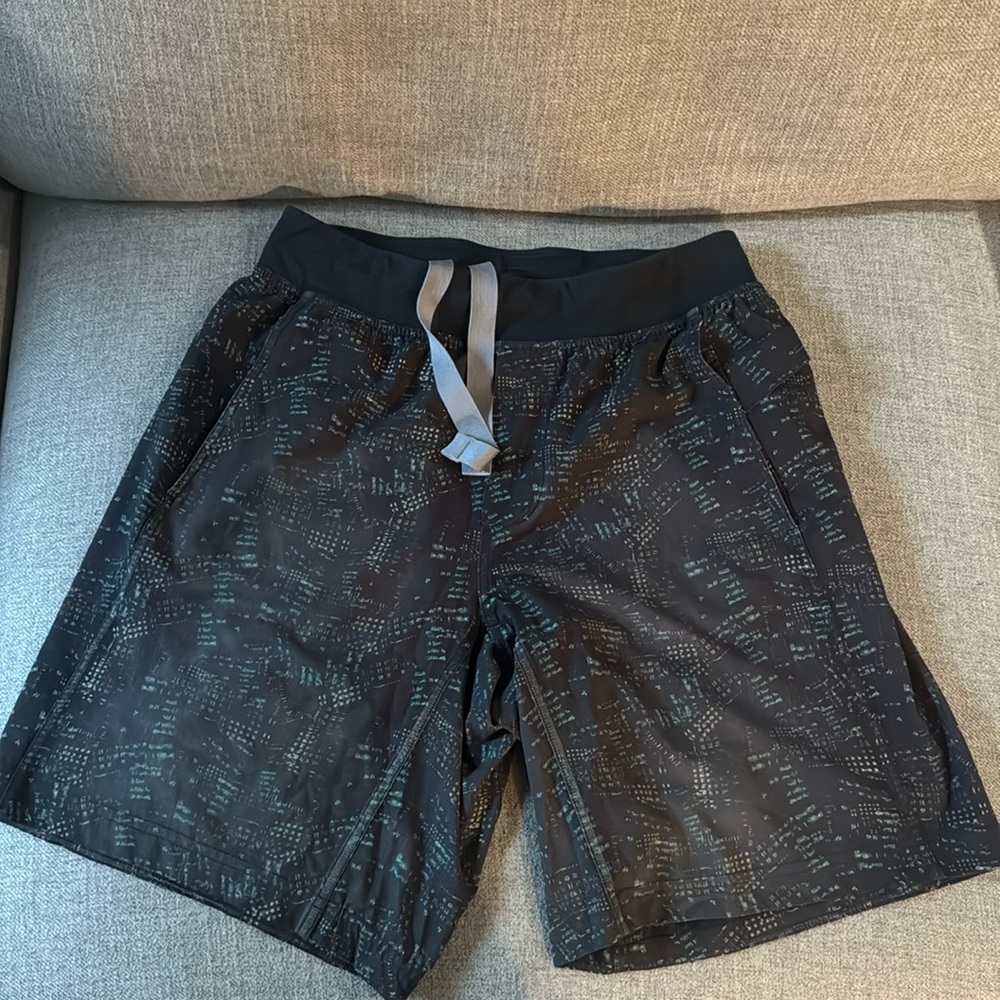 Lululemon Men's Size Large Linerless Shorts